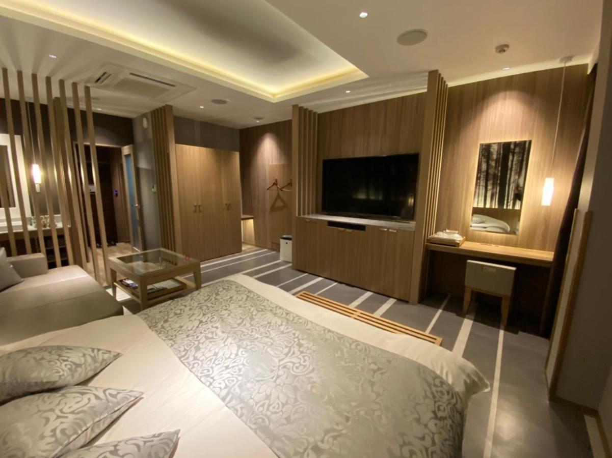 ホテル ポルト 男塾ホテルグループ (Adults Only) Himeji Extérieur photo